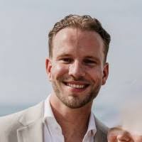 10+ "Robin Moll" profiles