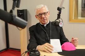 Please contact the archbishop through the archdiocese of katowice. Abp Wiktor Skworc Jako Wierzacy Mamy Byc Promotorami Braterstwa Www Radioem Pl