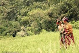 Maybe you would like to learn more about one of these? Prewedding Adat Sunda Di Sawah Ide Foto Prewed