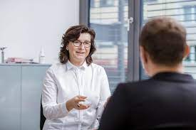 Vereinbaren sie online einen termin mit herr dr. Leistungen Hausarzt Koln Innenstadt Dr Lucia Bachner