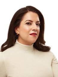 CLÉ DE PEAU BEAUTÉ GIBT RESHMA SAUJANI ALS EMPFÄNGERIN DES POWER OF  RADIANCE AWARDS 2024 BEKANNT