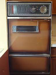 Iconic thermador luxury gas ranges come in a variety of sizes, burner and fuel configurations to meet the needs of any kitchen. Vintage Caloric Ultramatic Wall Oven And Cooktop Brown 508598604
