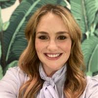 Gillian Simmons's Instagram, Twitter & Facebook