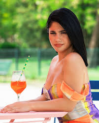 Giulia Sara Salemi bikini e aperitivo sexy | Foto Amatoriali Porno Italiani  e Album xxx su Solopornoitaliani