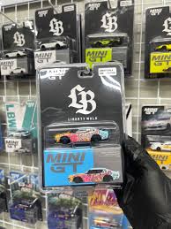 MINIGT 698 Nissan Skyline Kenmeri KUMA (Japan Version), Hobbies & Toys,  Toys & Games on Carousell