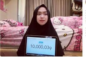 Ria ricis bikin geger di tengah pandemi corona. Kini Berhijab Ria Ricis Saat Sma Sering Kena Razia Dan Pakai Rok Pendek Matamata Com