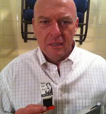 Buon compleanno a Dean Norris, che oggi compie 60 anni! : r/breakingbad