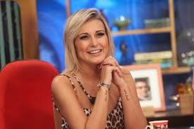 Sendo assim, o famoso, que acabou sofrendo a morte de seu primeiro filho, joão miguel, após nascer prematuro, não tem conseguido lidar com os acontecimentos. Andressa Urach Remove Tatuagem Com Nome Do Filho Me Arrependo De Ter Feito