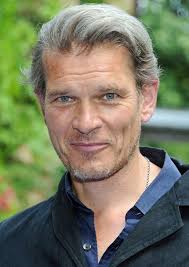 Browse Casting Suggestions by teclastudios