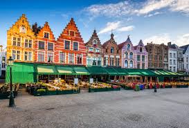 Wenn sie in belgien reisen, entstehen bilder von mittelalterlichen dächern, schönen kanälen, leckerem bier und noch mehr pralinen. Ihre Belgien Rundreise Individuell Geplant Tourlane