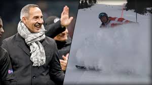 Das team von adi hütter hat im eigenen stadion mit einer abgezockten leistung den fc augsburg besiegt. Eintracht Trainer Adi Hutter Abfahrt Mit Frankfurts Uberflieger Bildplus Inhalt Bundesliga Bild De