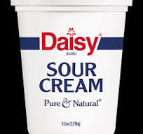 Daisy Pure and Natural Sour Cream, 80 oz (5 lb) Tub ...