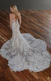 Brautkleid hochzeitskleid spitze perlen träger rückenfrei 34 36 38 40 42 44 46. Sexy Bluten Brautkleid Mit Bogenkanten Schleppe Martina Liana