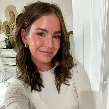 Alyssa Cates's Instagram, Twitter & Facebook