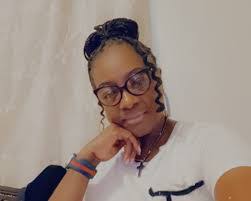 Karla Miles's Instagram, Twitter & Facebook