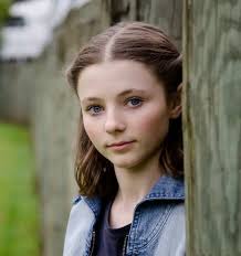 Anyone notice how crazy it it that April young and Jo laughlin look so  alike??? 🤔