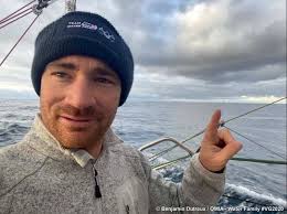 Vendée Globe: Jean Le Cam récupère 16h 15 pour avoir secouru Kévin  Escoffier!