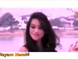 Sudah dua tahun dia bekerja di rumahku sebagai pembantu rumah tangga. Promo Tuan Rumah Pembantu Rumah Video Phoneky