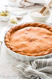 Aggiungete il resto di besciamella e scamorza alle patate e sistematele sopra i carciofi, mettete in forno per circa 30 minuti. Torta Salata Con Farina Di Lenticchie E Crema Di Carciofi