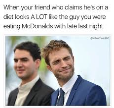 This picture is just weird and catches robert off guard. 37 Memes For Today 50 Funnyfoto Robert Pattinson Robert Pattinson Twilight Robert Pattinson Funny