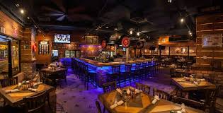 Ford S Garage Restaurant In Downtown Fort Myers Fl Themed After Henry Ford Who Had Summer Home There See The Model T Mou Fort Myers Clear Water Summer House