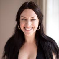 Elizabeth Tolle's Instagram, Twitter & Facebook