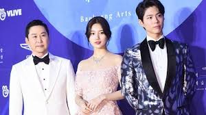 Melansir yonhap news, voting nominasi untuk katergori popularity awards dalam baeksang arts awards 2020 dilakukan sejak 26 mei hingga 2 juni 2020 melalui aplikasi tik tok. Link Live Streaming Baeksang Arts Awards 2020 14 50 Wib Hyun Bin Son Ye Jin Jadi Artis Terpopuler Halaman All Tribun Solo