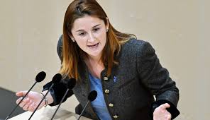 Marlene svazek was born on may 13, 1992 in salzburg, salzburg, austria. Rauchverbot Svazek Kundigt Volksabstimmung An News At