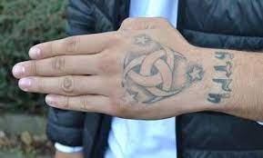 Ic Ice Gecmis Uc Hilal Dovmesi Yuzunden Okula Almadilar On Alti Yildiz Dovme Tattoo Okul