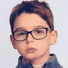 Ece Alpaslan (@iamthelittleone)