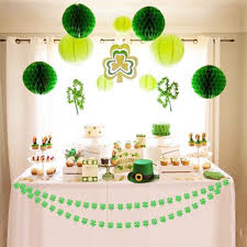 Amazon Com Green Shamrock Garland Bunting St Patricks Day Decoration Irish Day Party Su St Patrick S Day Decorations St Patrick Saint Patricks Party Ideas