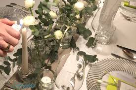 Die 50er hab ich mangels eigener erfahrung nicht so parat, aber als unterlage würde ich schwarzweiß aufnahmen von den berühmtheiten der 50th und 60th ausdrucken ode kopieren oder gar eine collage machen. Tischdeko Fruhling Selber Machen Tipps Und Freebie Einfach Stephie