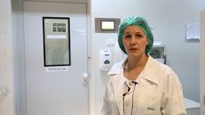 La secció de física atòmica i nuclear del departament de física quàntica i astrofísica prové de l'anterior departament d'estructura i constituents de la matèria. Video Institutul De FizicÄƒ AtomicÄƒ Din MÄƒgurele Are O CamerÄƒ FÄƒrÄƒ Niciun Microb Libertatea