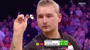 Dit keer kwam hij uit op een gemiddelde van 103,61 punten. Dimitri Van Den Bergh Nine Darter Wows Fans At Grand Slam Of Darts Sports Illustrated