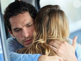 Foto: Felipe (Michel Noher) e Júlia (Isabelle Drummond) fizeram as pazes,  na novela 'Sete Vidas'