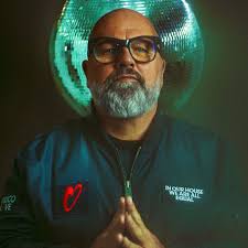 Happy Birthday to the boss, Simon Dunmore... Thank you for everything. 🙏