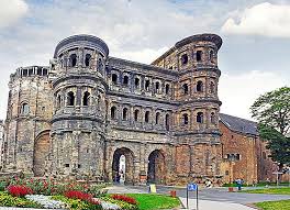Im historischen stadtkern von trier befindet sich der zentrale und große platz, der im jahre 958 von erzbischof heinrich i. 8 Top Sehenswurdigkeiten In Trier Einfache Tagesausfluge Sehenswurdigkeiten