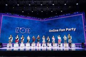 拿餅乾那個恩妃有在universe 講 10/11 17:32 → s83106: Universe Iz One Successfully Hold Its Online Fan Party Kpophit Kpop Hit