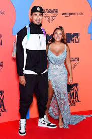 Maybe you would like to learn more about one of these? Elettra Lamborghini Ed Il Marito Afrojack Il Gigante E La Bambina Quanto E Alto Il Marito Di Elettra Foto Puglia24news It