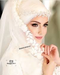 Pin By Sheyla Shiela On Mahkota Elegant Wedding Hair Muslimah Wedding Dress Wedding Saving