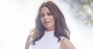 İşte tüm merak edilen detaylar. Simge Sagin Kisisel Verilerini Ele Geciren Kabin Memuruna Dava Acti Son Dakika Magazin Haberleri