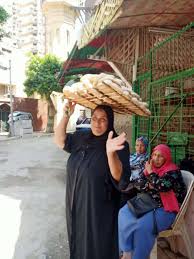 مش معقول أدي 20 رغيف بتمن سيجارة. Ø±ØºÙŠÙ Ø§Ù„Ø¹ÙŠØ´ Ø§Ù„Ù…Ø®ÙØ¶ Ø¨ÙŠÙ† Ù…ÙŠØ²Ø§Ù† Ø¥ÙŠØ¯ Ø§Ù„Ø®Ø¨Ø§Ø² ÙˆØ²ÙŠØ§Ø¯Ø© Ø·Ù„Ø¨ Ø§Ù„Ù…ÙˆØ§Ø·Ù† ÙƒÙ„Ù‡ Ù„Ù‚Ù…Ø© Ù…ØµØ± Ø§Ù„ÙˆØ·Ù†