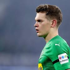 Florian neuhaus 22 amr aml ibrahima traore 31 amr aml amc jacob italiano 17 amr aml amc jonas hofmann 26 st julio villalba 20 amc st lars stindl 30 amc laszlo benes 21 dr dc louis beyer 19. Borussia Monchengladbach S Tactics During The 2019 20 Season Footballcoin Io