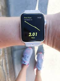 Which Is Better For Tracking Your Runs Apple Watch Or Fitbit Apple Watch Apple Watch Bands Apple Watch Bands Women