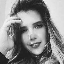 Larissa Cabrera (@larissacabrera_) • Instagram photos and videos