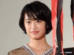 At the time of her debut she was signed to blooming agency. é–€è„‡éº¦ã¯çµå©šã—ã¦ã‚‹ éŽåŽ»ã«ç†±æ„›ãŒå ±ã˜ã‚‰ã‚ŒãŸå½¼æ°ã¯ Grape ã‚°ãƒ¬ã‚¤ãƒ—
