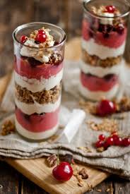 The Gouda Life Cherry Red Currant Curd Granola Parfaits Johannisbeeren Rezepte Lebensmittel Essen Dessert Ideen