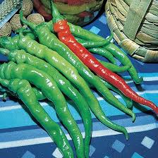 Questa particolare confettura è perfetta se abbinata alla carne rossa o se usata per condire l'insalata di riso. Peperoncino Lombardo Ingegnoli