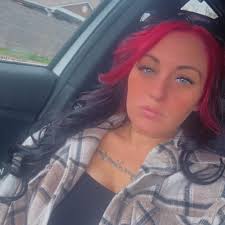 Who is a good lash extension technician in Bowling Green available