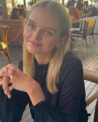 Laurie Castleberry's Instagram, Twitter & Facebook